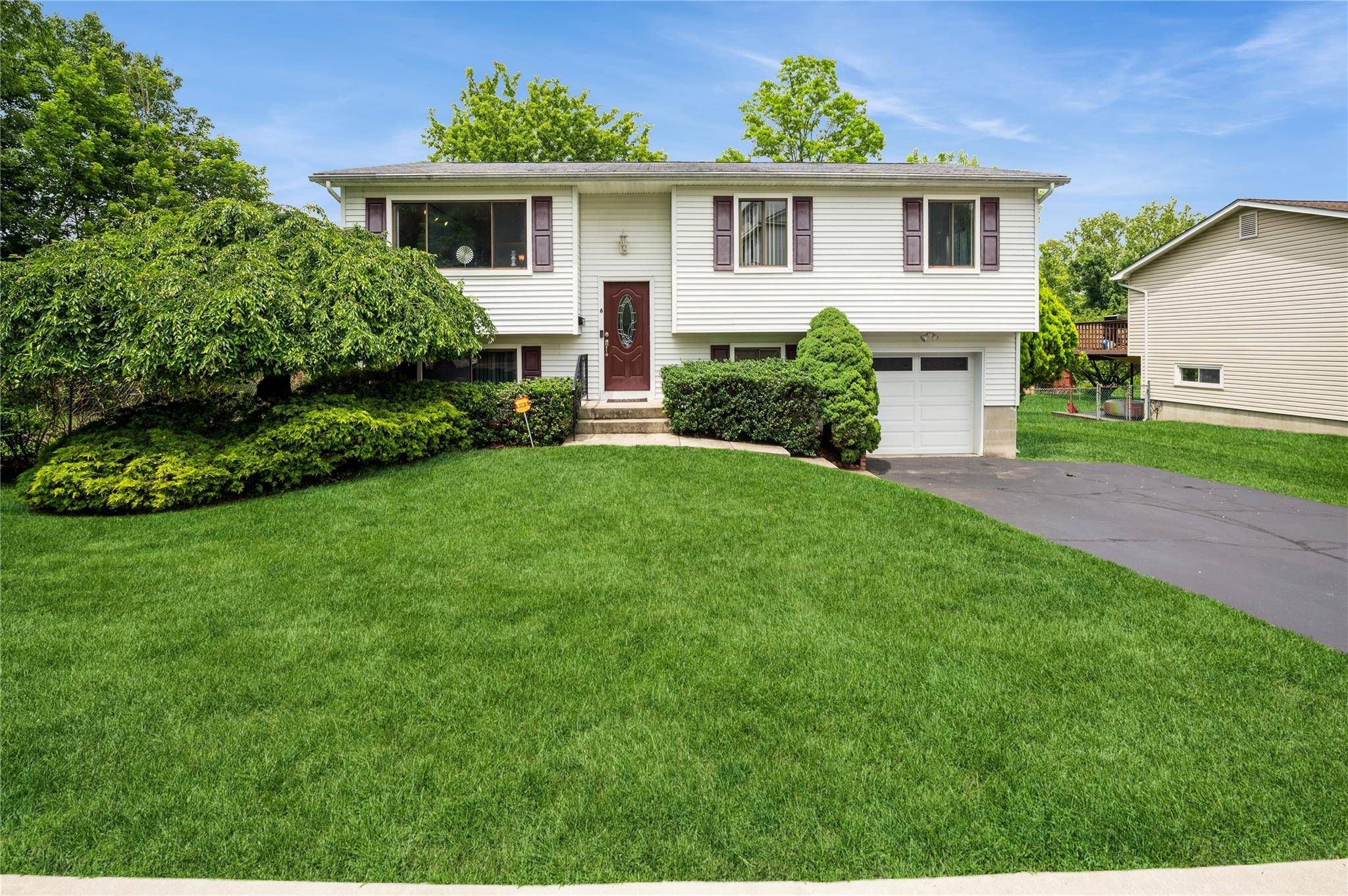 6 Rowan DR, Garnerville, NY 10923