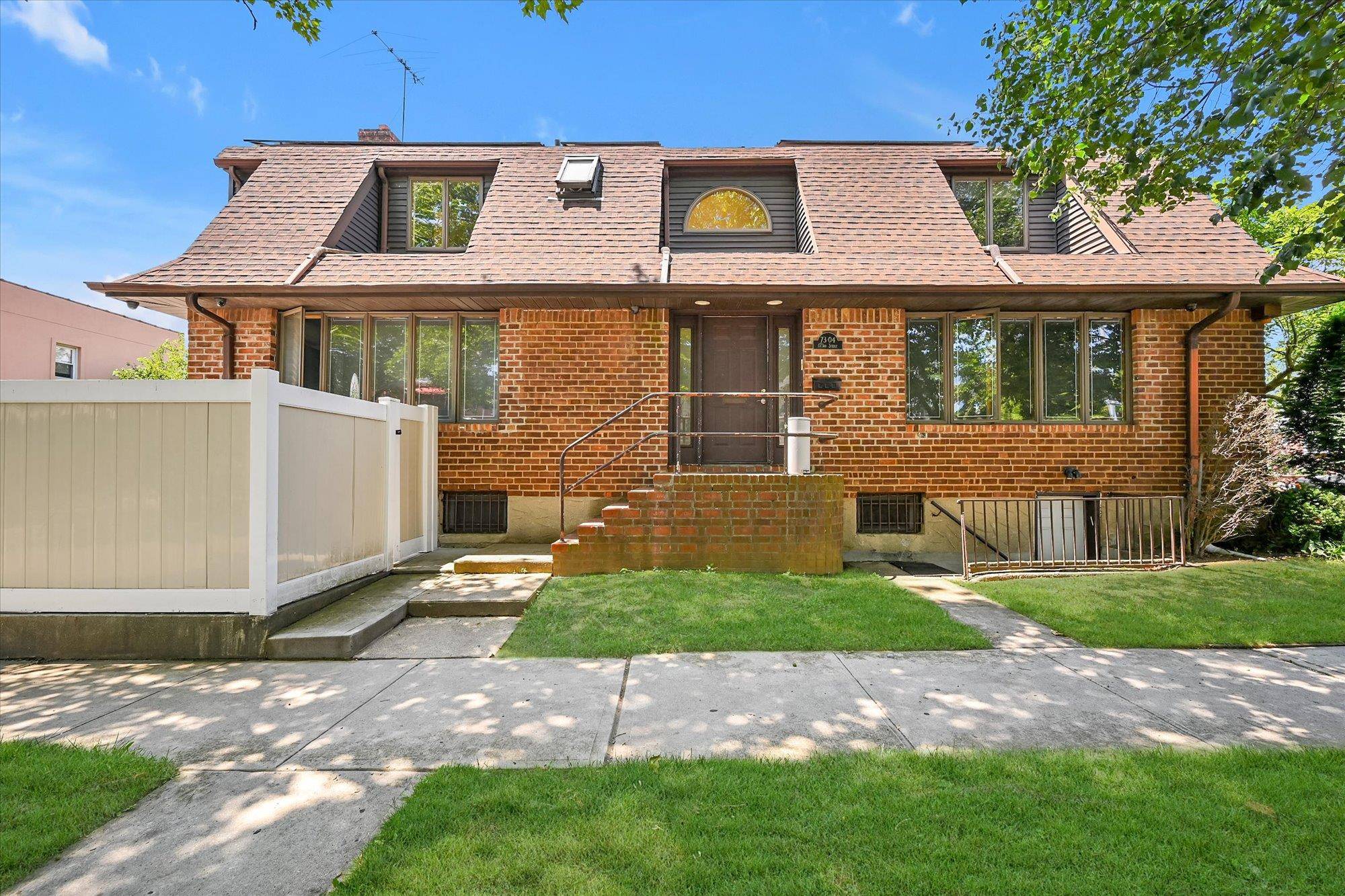 73-04 173rd ST, Fresh Meadows, NY 11366