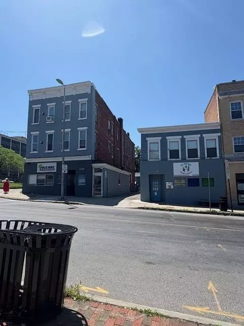 Poughkeepsie, NY 12601,220 Main ST