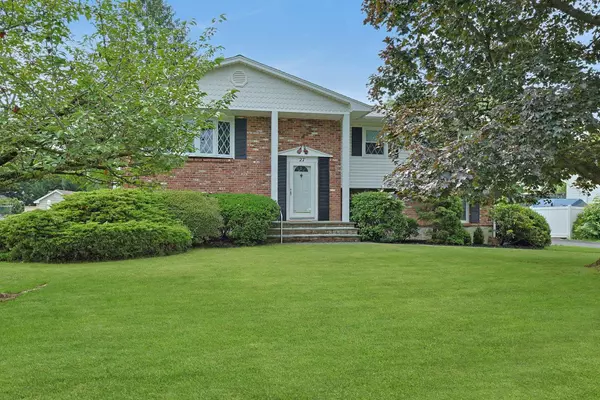 Nanuet, NY 10954,27 Argow PL