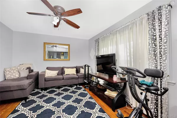 Farmingdale, NY 11735,114 Washington ST