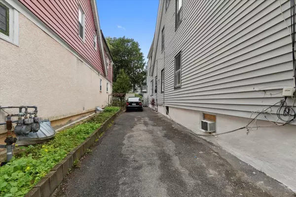 Yonkers, NY 10705,317 Hawthorne AVE