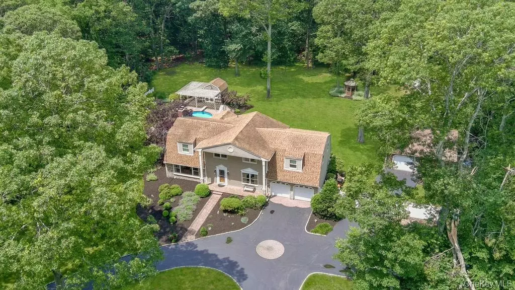 Brookhaven, NY 11719,15 Stillwood RD