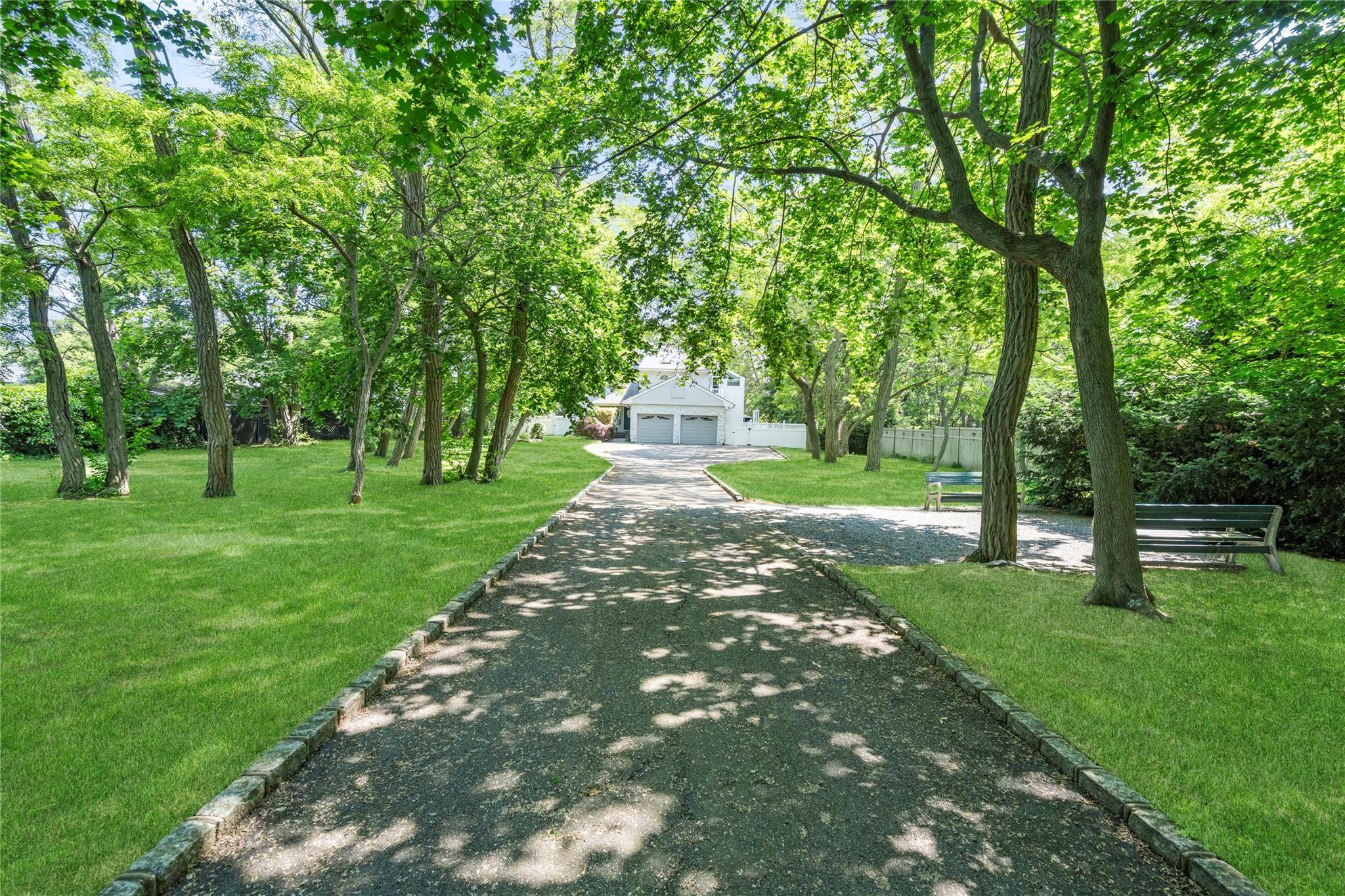 71 Atlantic AVE, Blue Point, NY 11715