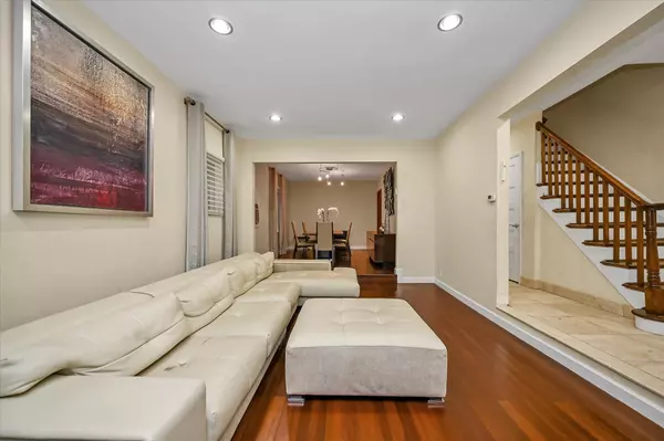 Kew Garden Hills, NY 11367,144-11 70th RD