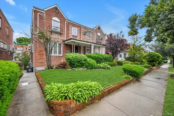 144-11 70th RD, Kew Garden Hills, NY 11367