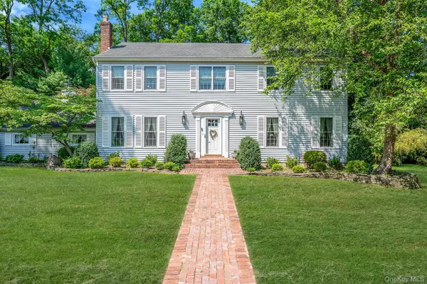 2 Seaview LN,  Mount Sinai,  NY 11766