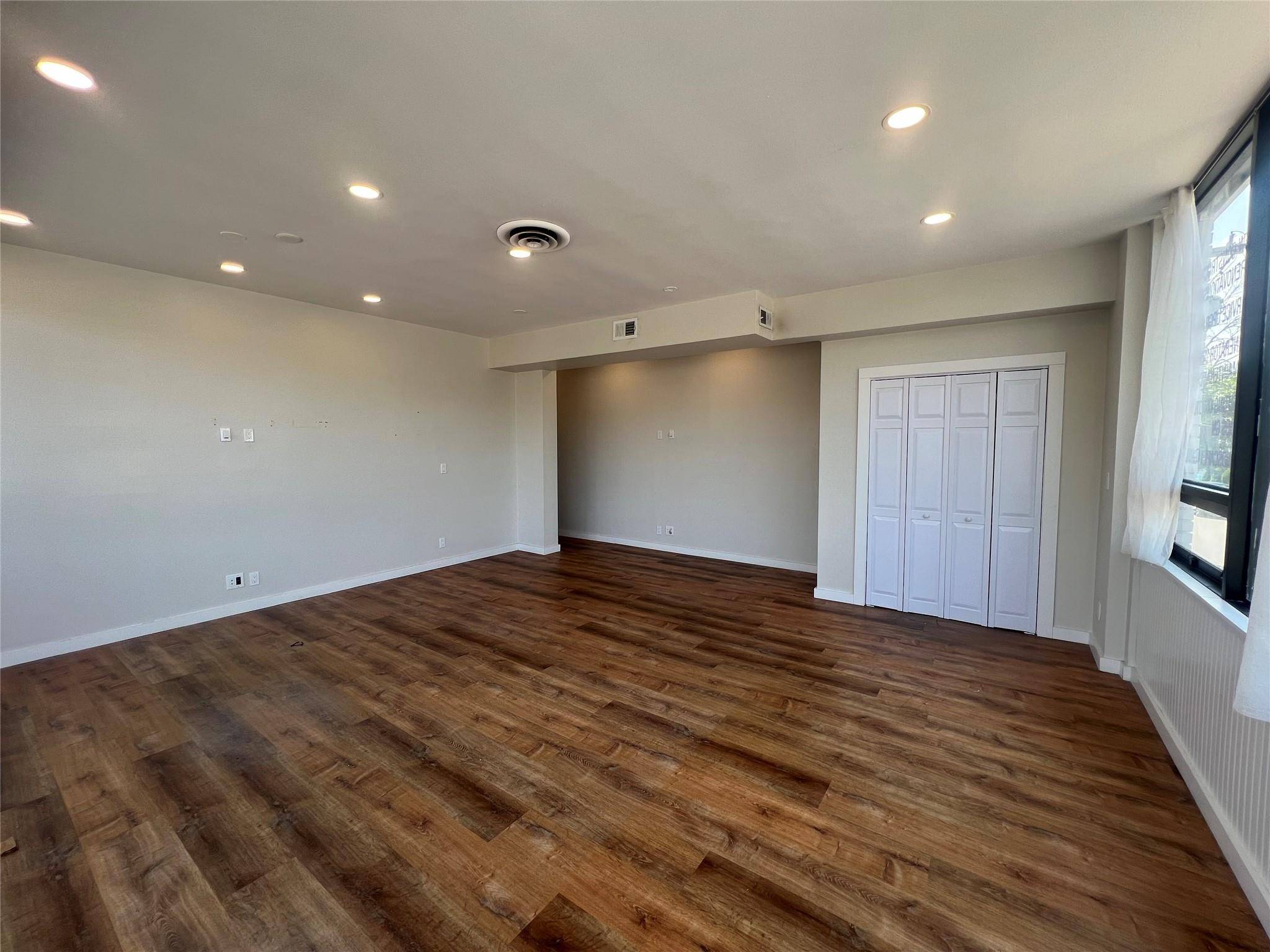 Port Washington, NY 11050,938 Port Washington BLVD #2