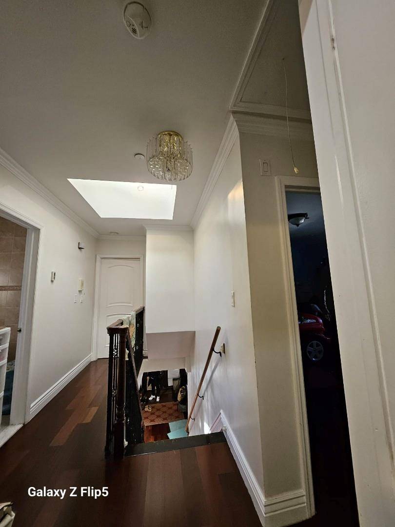 South Ozone Park, NY 11420,13035 126TH