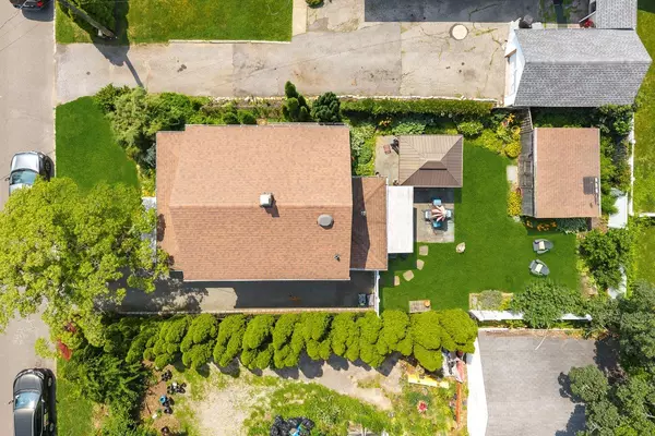 Roslyn Heights, NY 11577,19 Russell ST