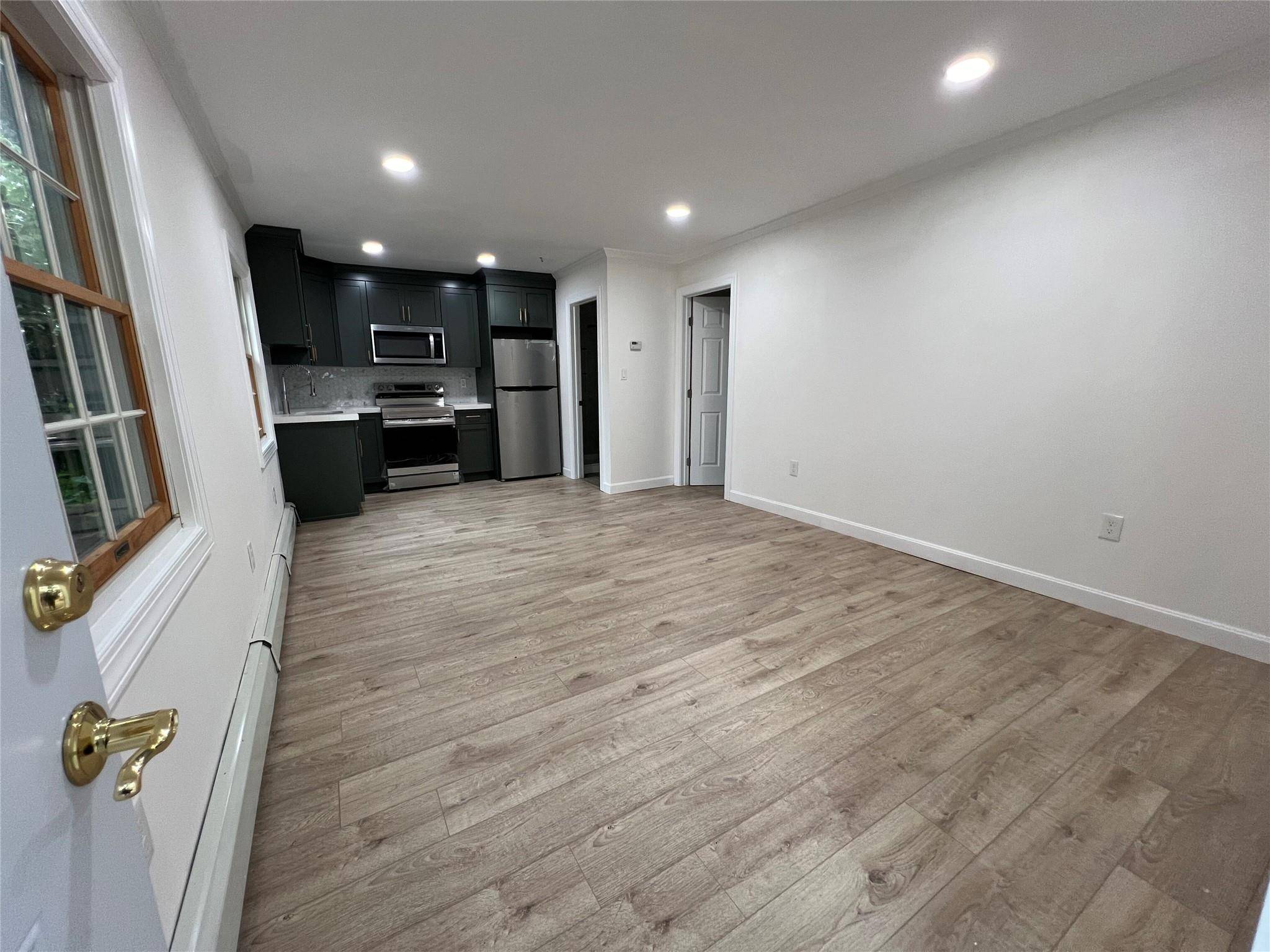 8 Washington AVE, Selden, NY 11784