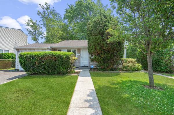 337 Atlantic AVE, Massapequa Park, NY 11762