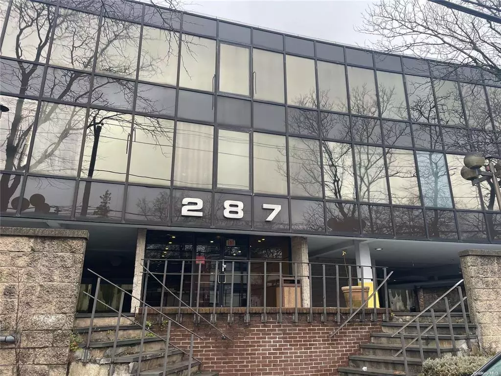 Great Neck, NY 11021,287 Northern BLVD #106