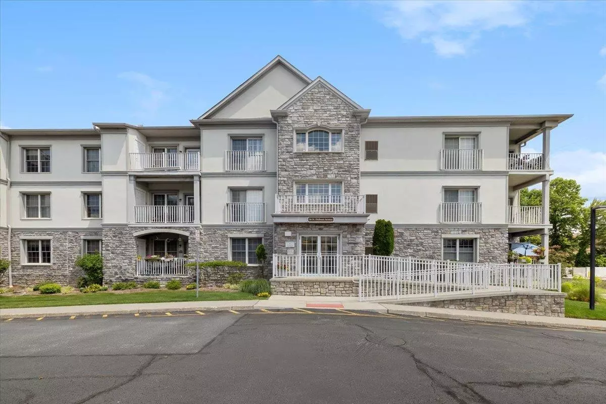 Suffern, NY 10901,26 N De Baun AVE #303