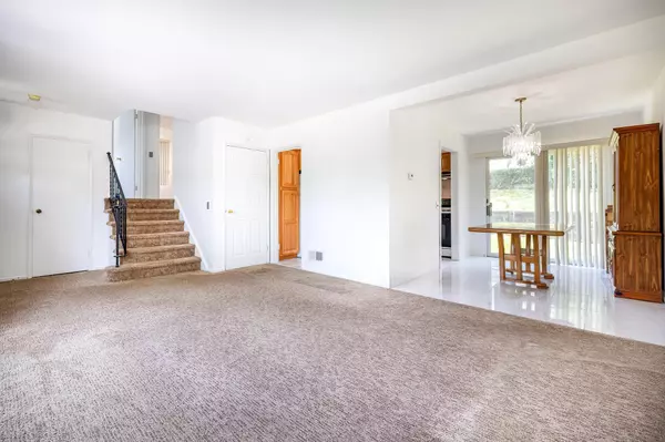 West Harrison, NY 10604,18 Gainsborg AVE