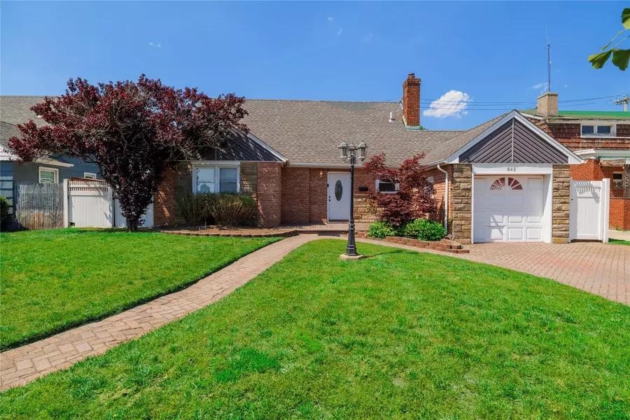 843 E Park AVE, Long Beach, NY 11561