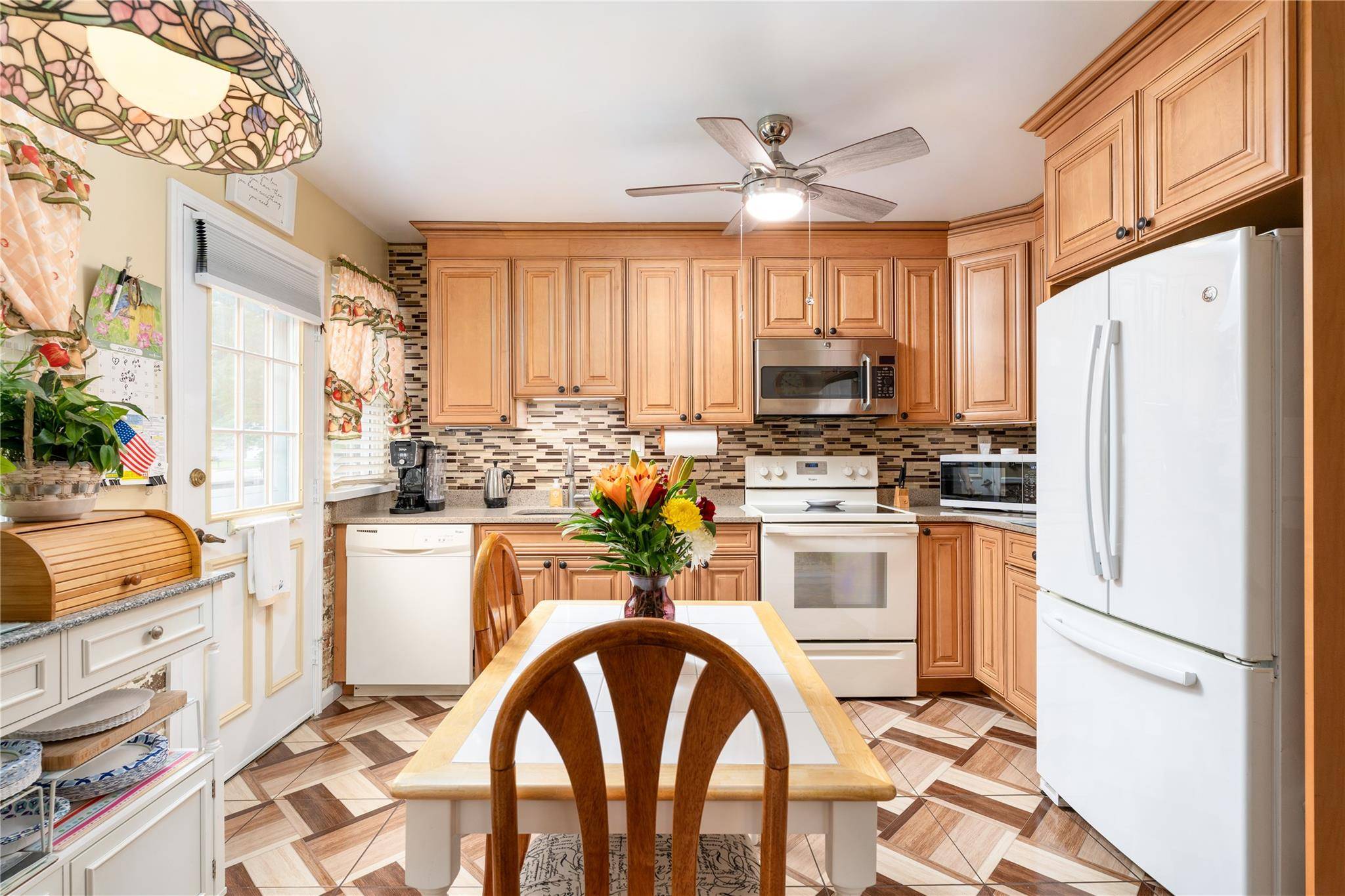 Ridge, NY 11961,525 Cranston LN
