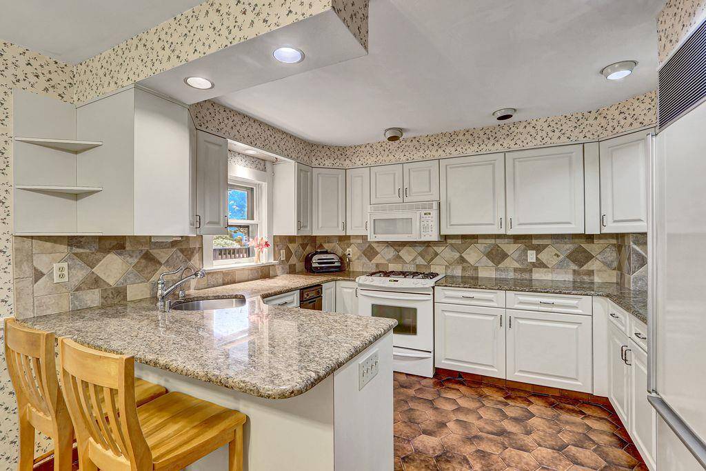 Freeport, NY 11520,313 Pine ST