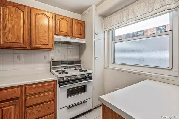 Jackson Heights, NY 11372,35-51 85th ST #2F