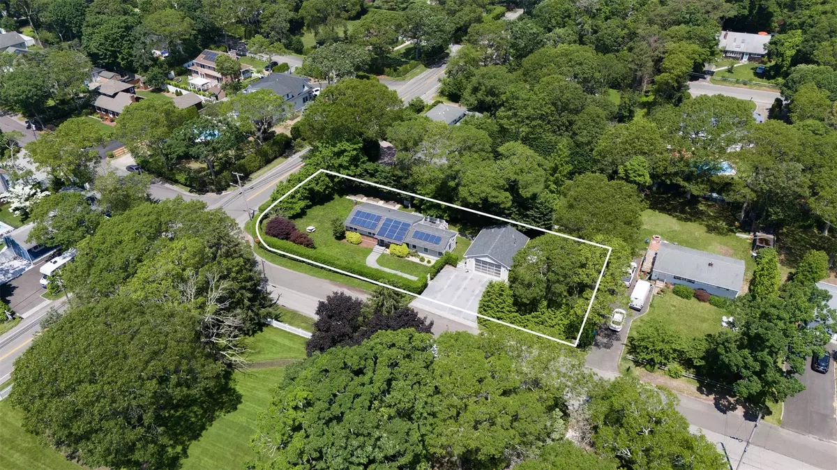 Hampton Bays, NY 11946,34 Nassau RD