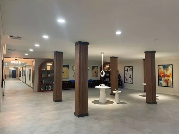 Lawrence, NY 11559,360 Central AVE #217