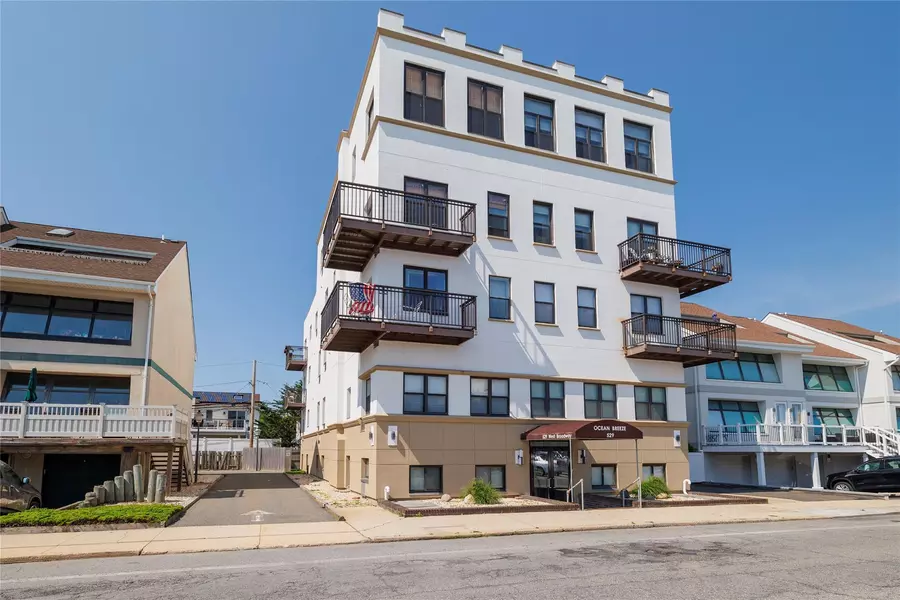 529 W Broadway #3B, Long Beach, NY 11561