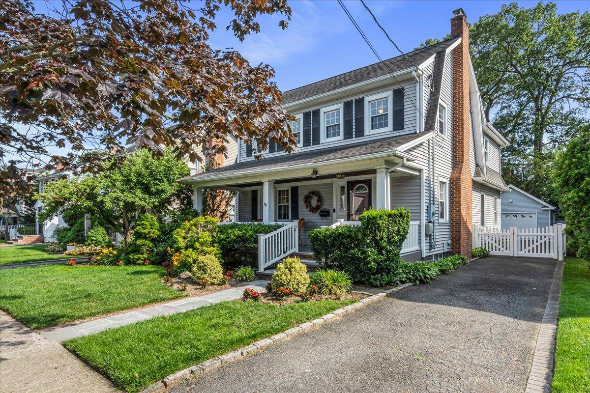 Rockville Centre, NY 11570,74 Raymond ST