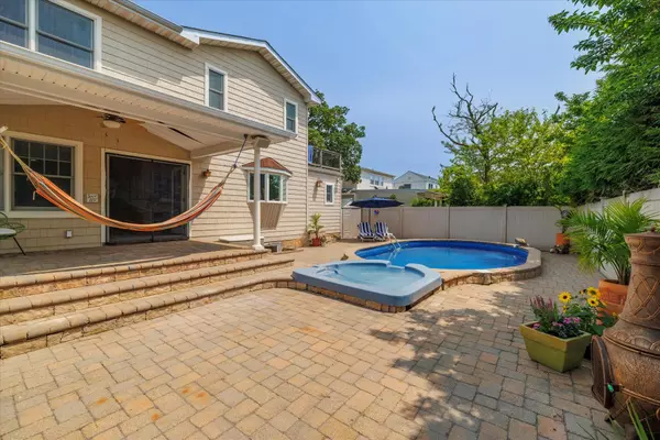 Atlantic Beach, NY 11509,135 Flamingo ST