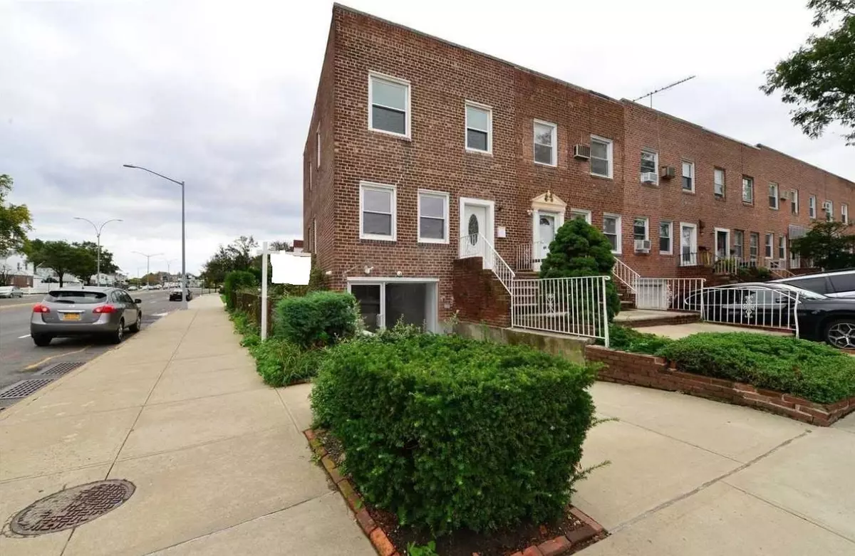 Bellerose, NY 11426,80-01 249th ST