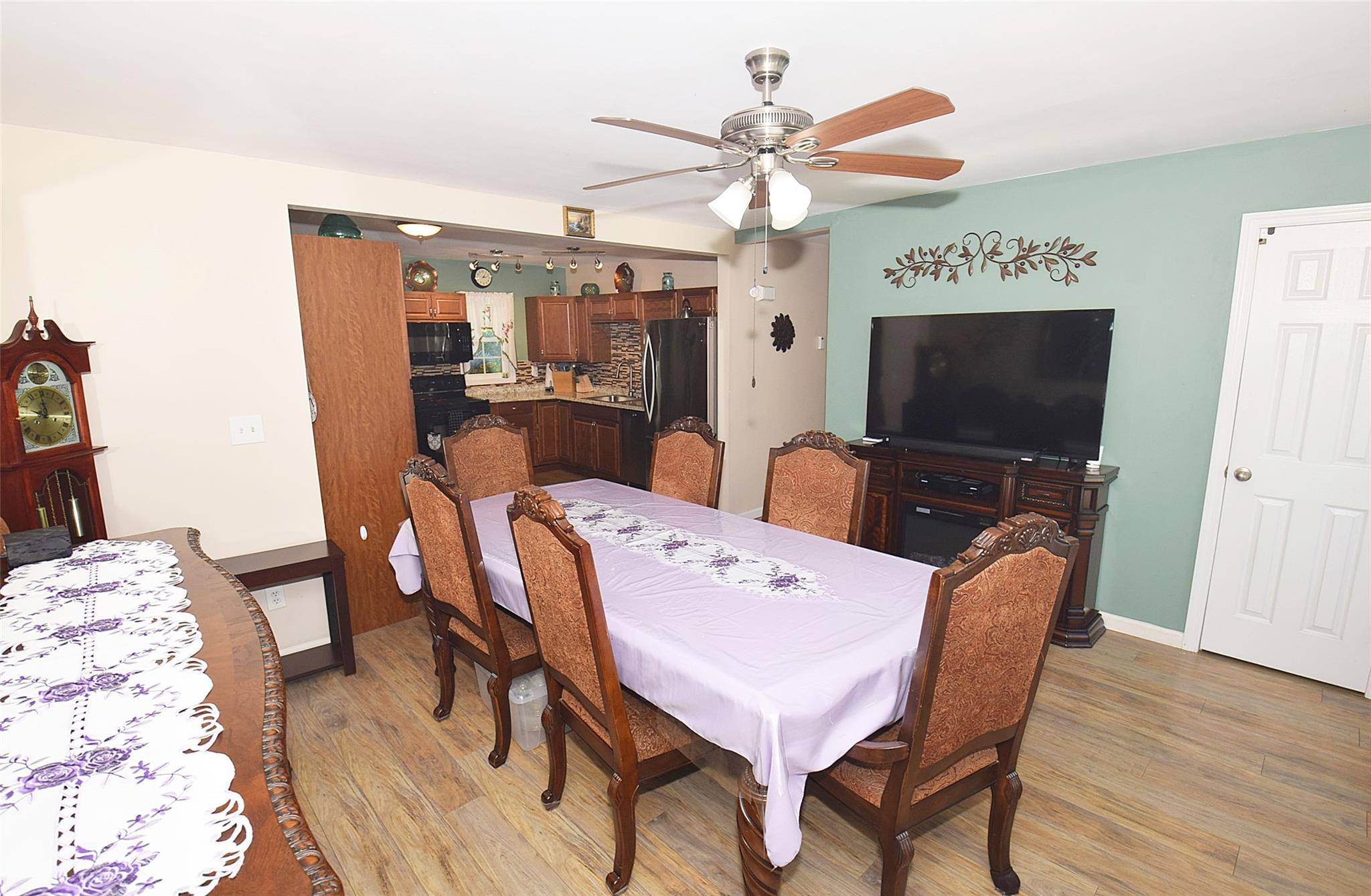 West Babylon, NY 11704,542 Outlook AVE