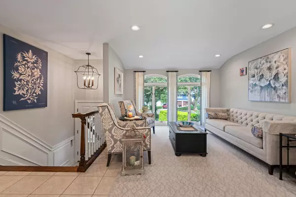 Commack, NY 11725,11 Val CT