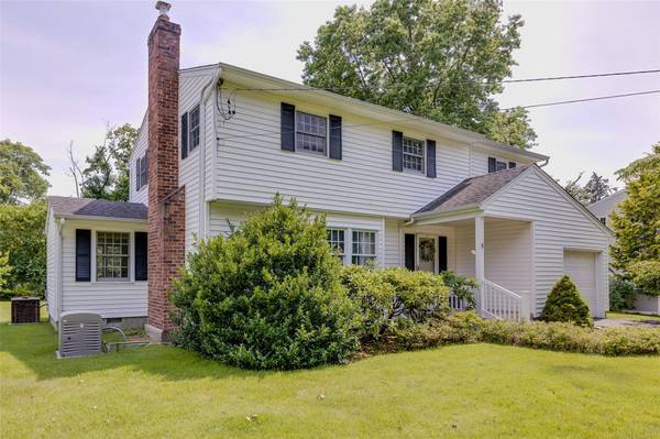 Greenlawn, NY 11740,8 Bowdon RD