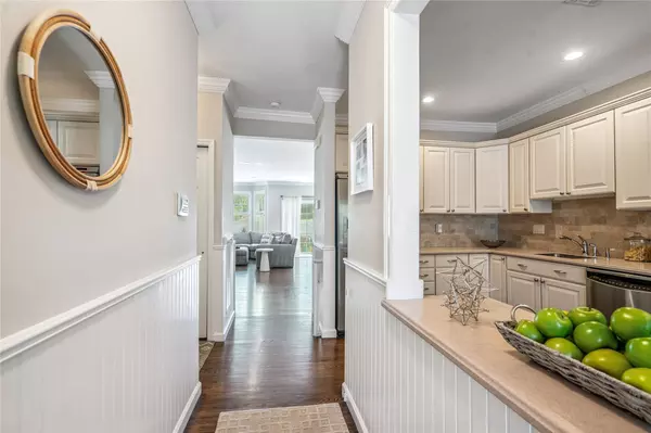 Melville, NY 11747,108 Rivendell CT