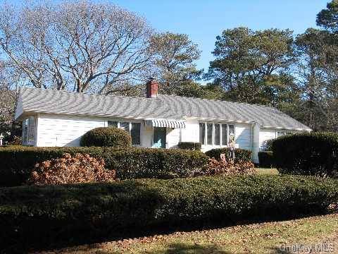 1 Washington AVE, Hampton Bays, NY 11946