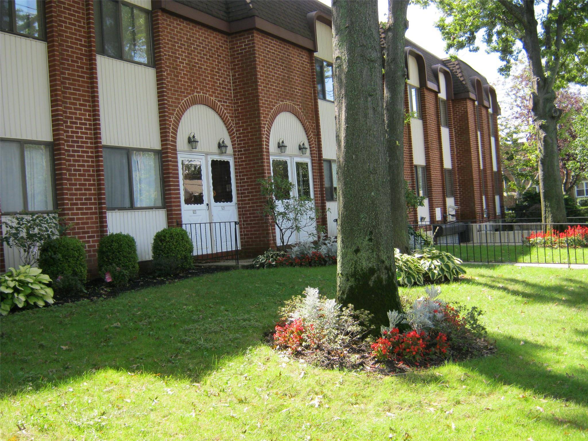 731 chestnut ST, Cedarhurst, NY 11516