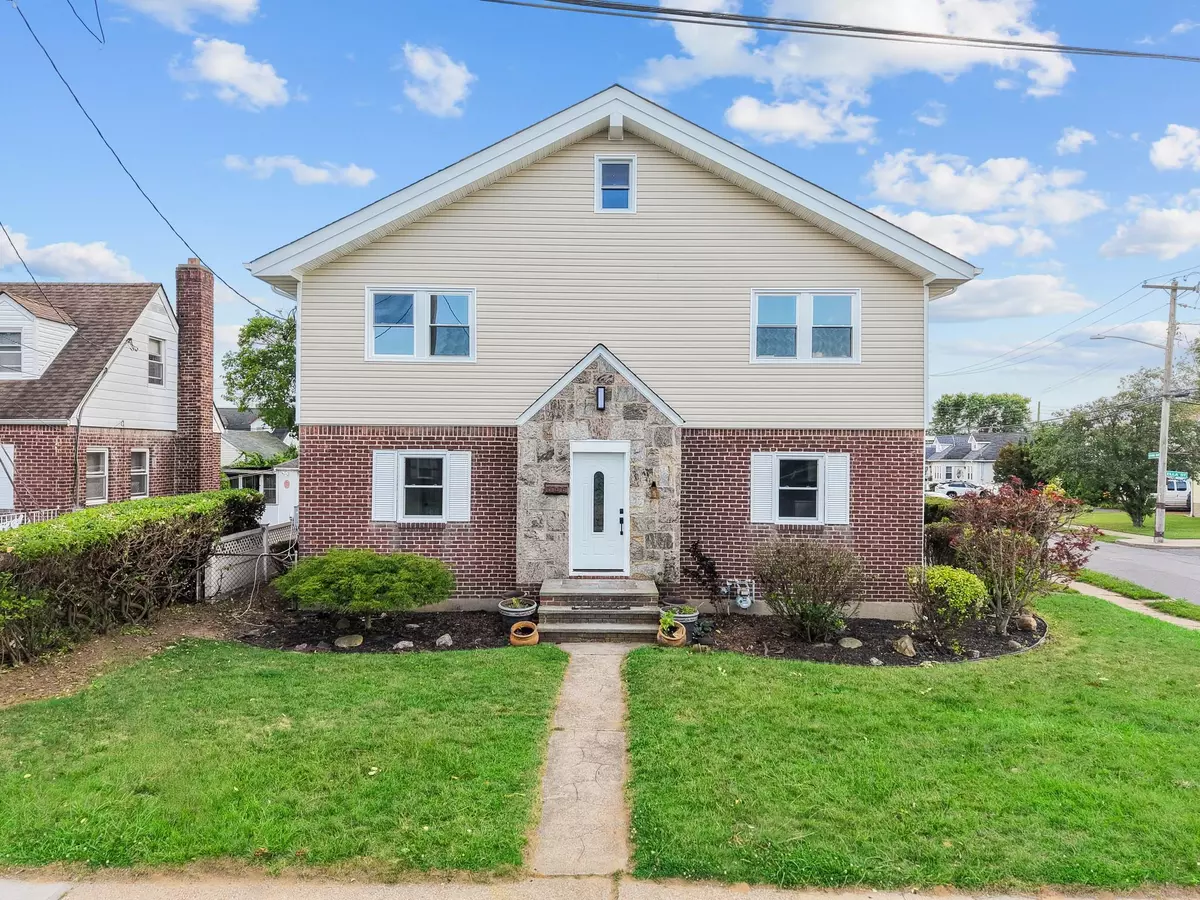 Valley Stream, NY 11580,126 Lutz DR