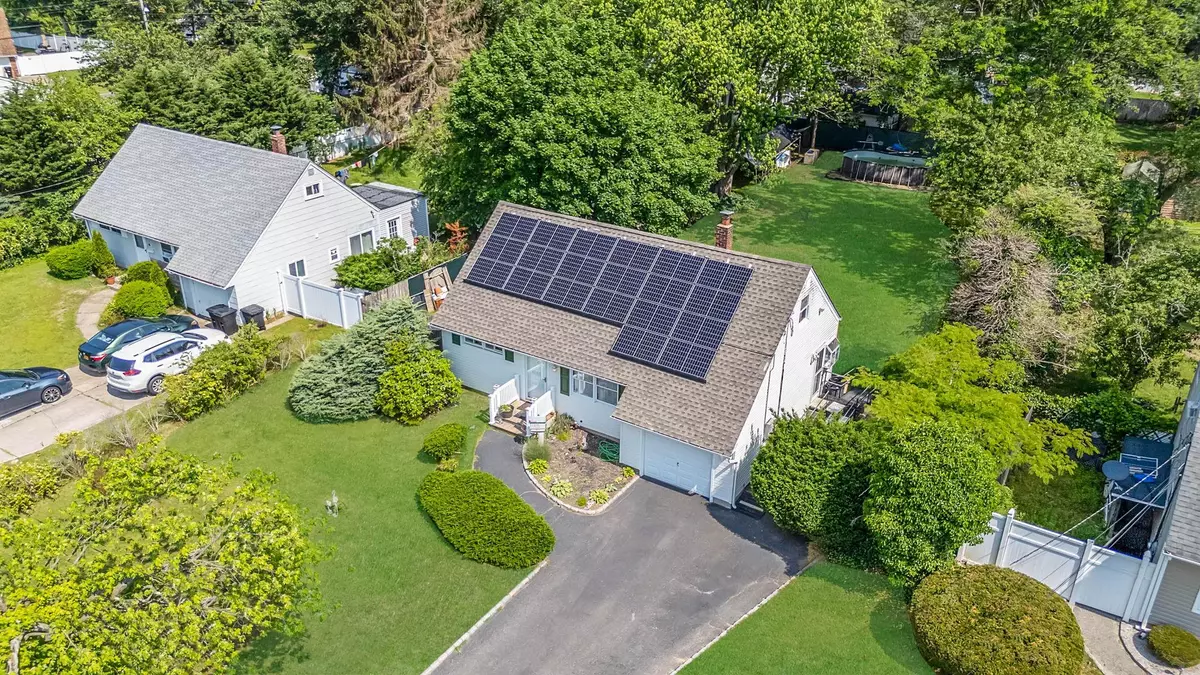 Bay Shore, NY 11706,41 W Lakeland ST