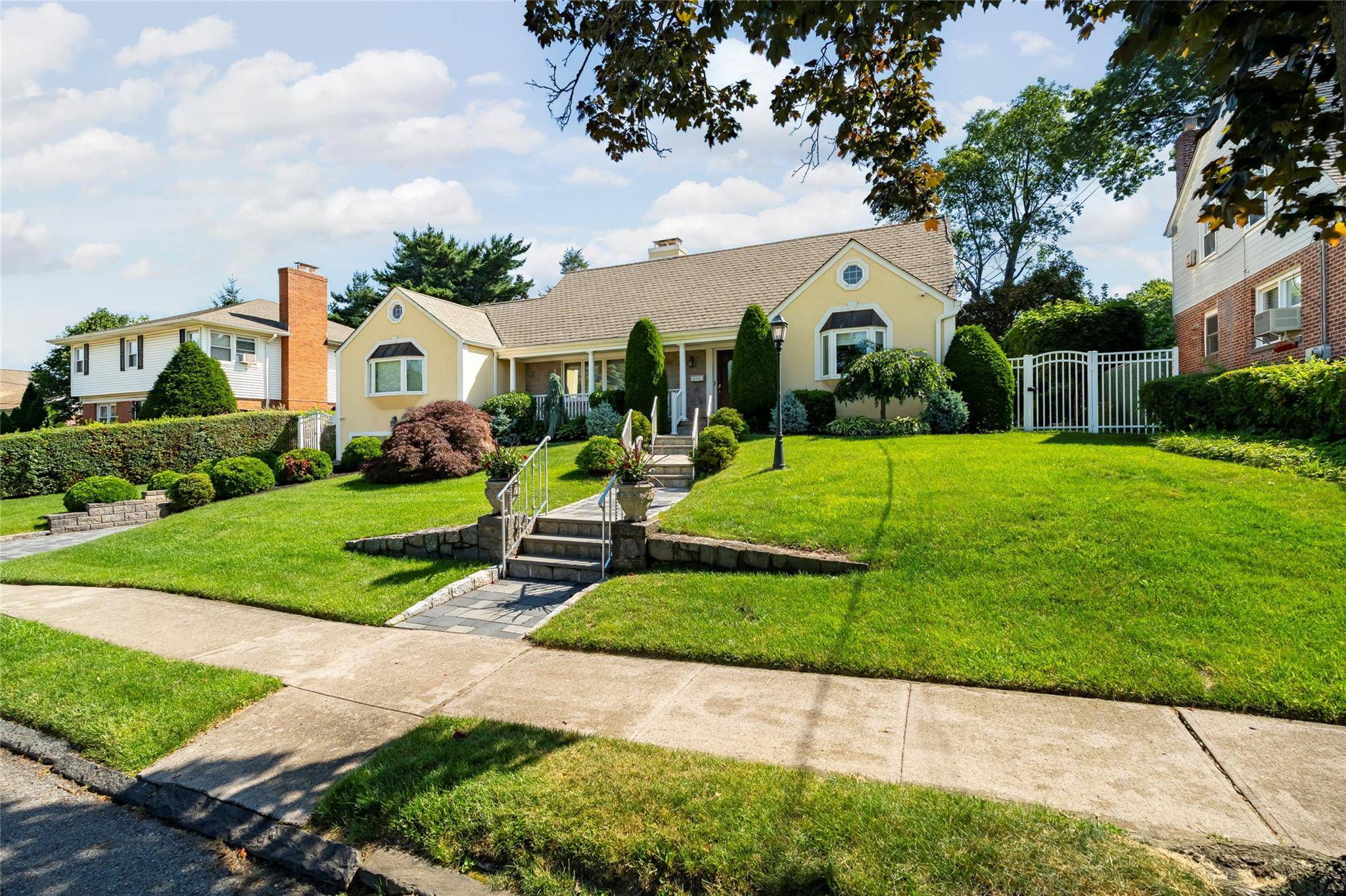 Yonkers, NY 10704,168 Dunwoodie ST