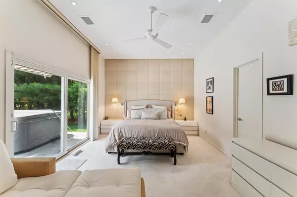 Quogue, NY 11959,15 Blueberry LN