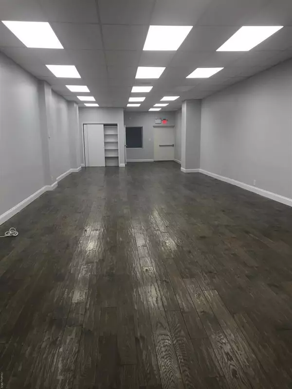Williston Park, NY 11596,312 Hillside AVE