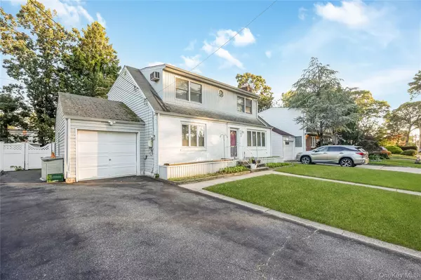 Malverne, NY 11565,263 Foster AVE