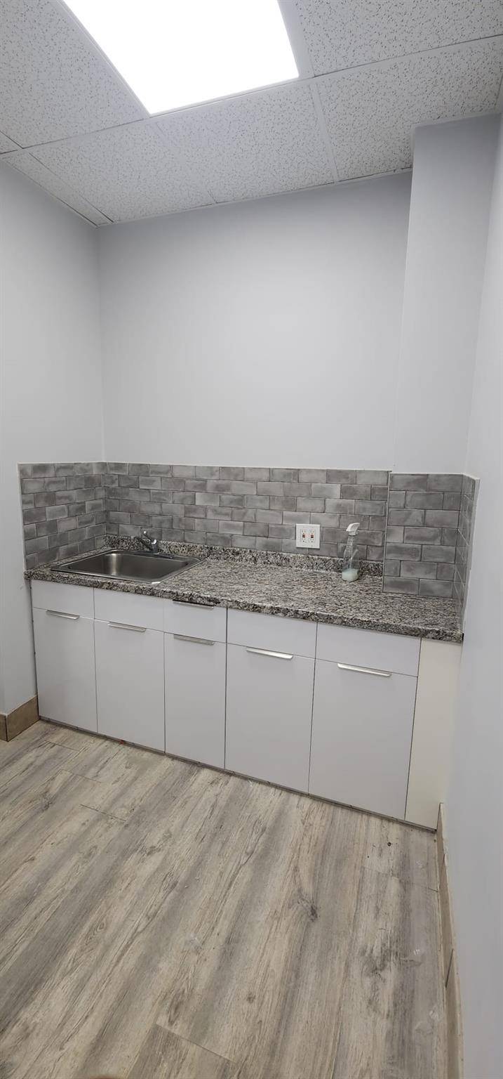 Williston Park, NY 11596,595 Willis AVE