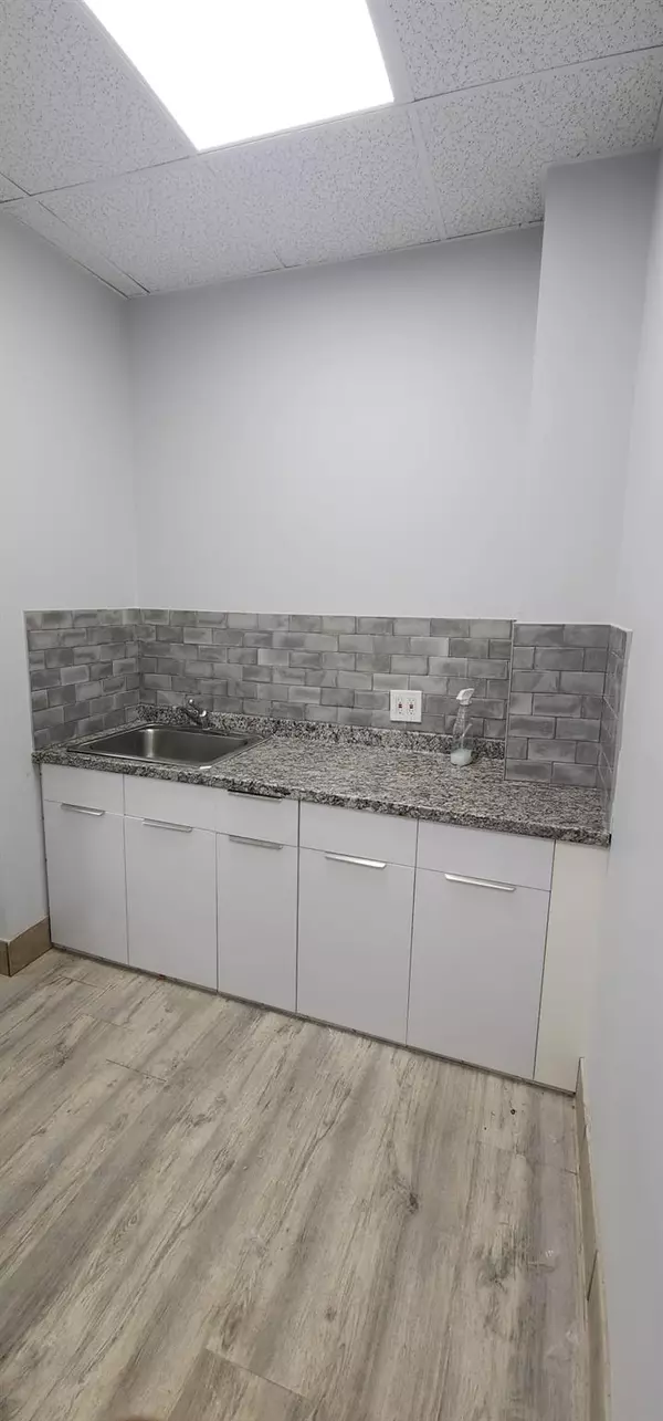 Williston Park, NY 11596,595 Willis AVE