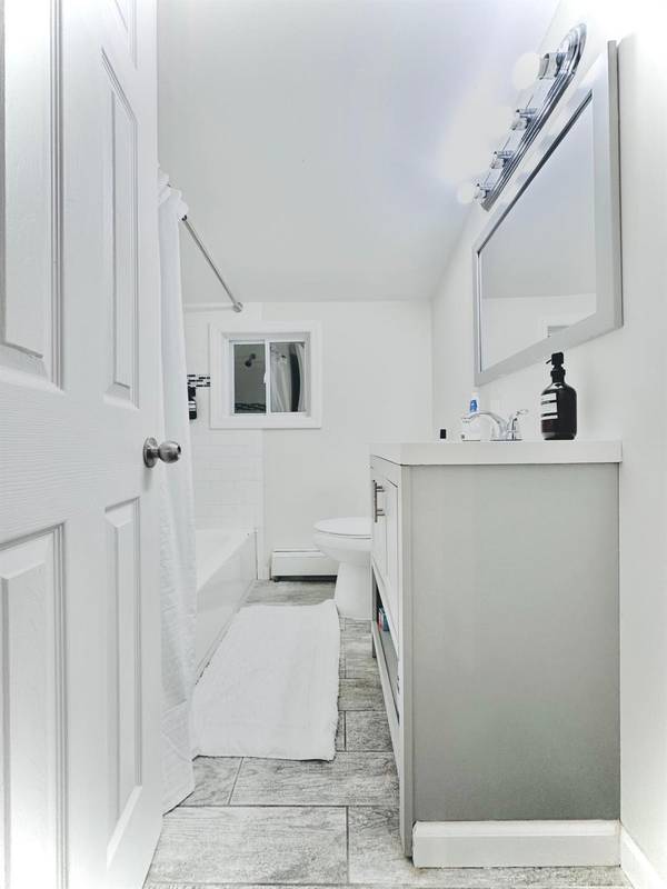 Mastic Beach, NY 11951,21 Pennwood DR
