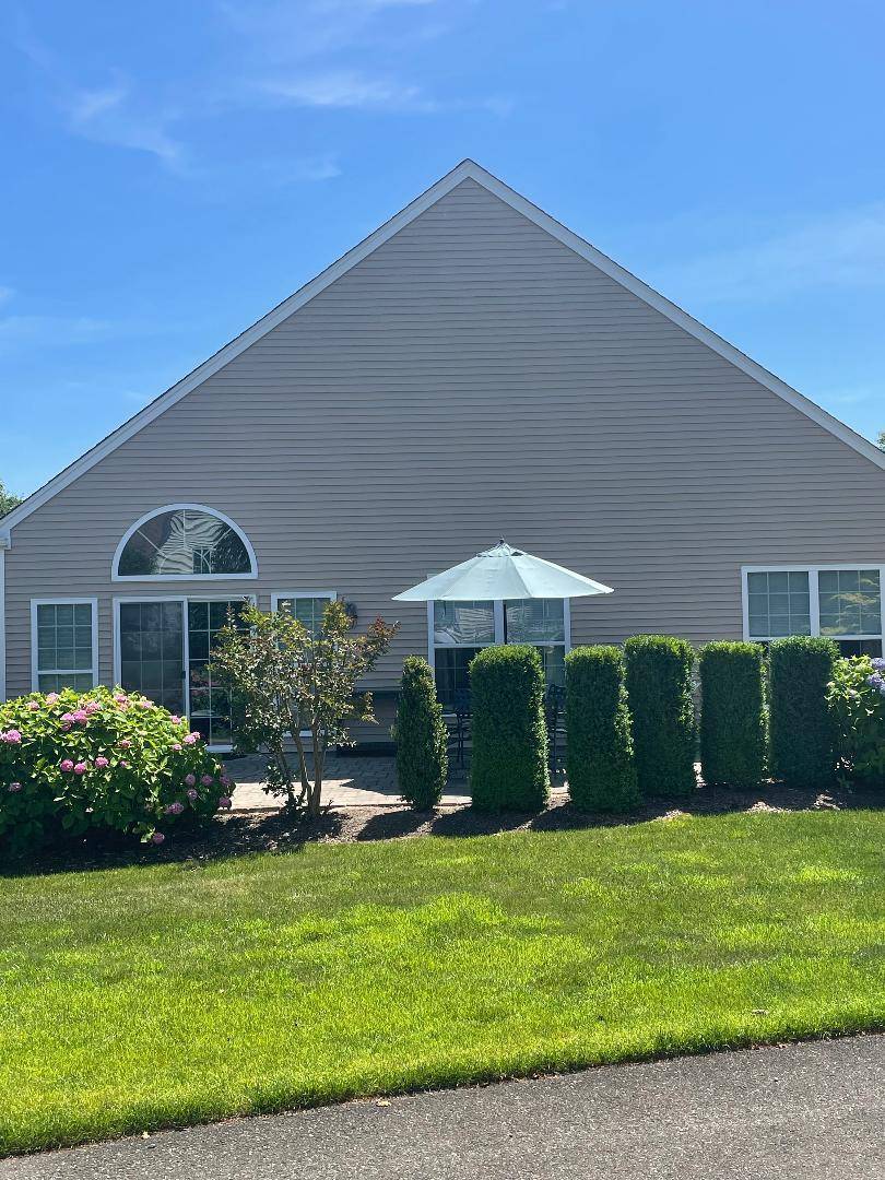 Mount Sinai, NY 11766,11 Burnett CT