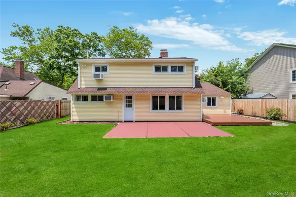 Hicksville, NY 11801,33 Beacon LN