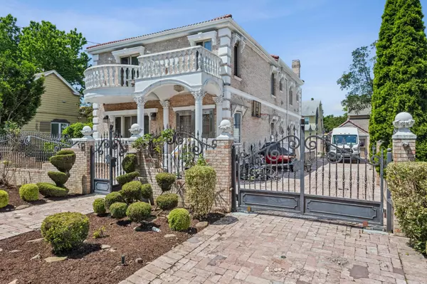 Bayside, NY 11361,38-16 220th ST