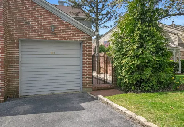 Eastchester, NY 10709,60 Waterside Close