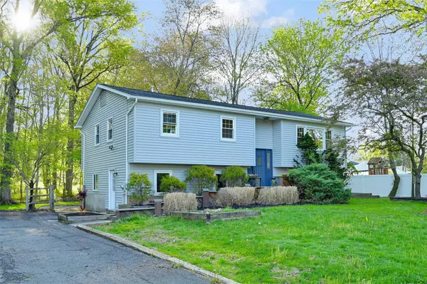 23 White Oak Ln, Bardonia, NY 10954