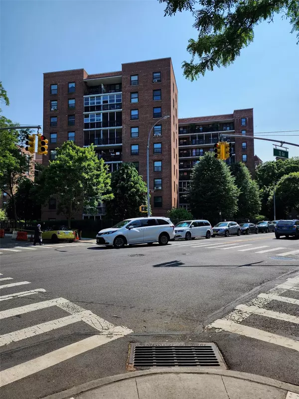 Jackson Heights, NY 11372,35-11 85 ST #1B